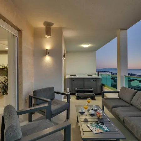 Exclusive Penthouse Big Blue With Private Jacuzzi