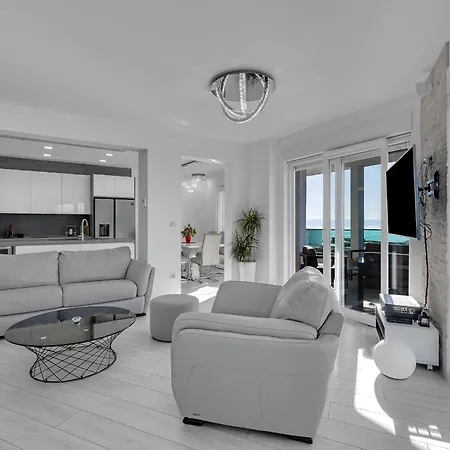 Exclusive Penthouse Big Blue With Private Jacuzzi Apartman Makarska