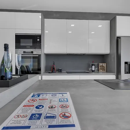 Exclusive Penthouse Big Blue With Private Jacuzzi Apartman Makarska