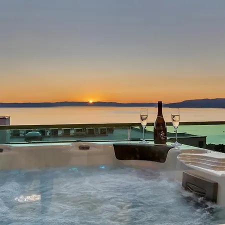 Apartment Exclusive Penthouse Big Blue With Private Jacuzzi Makarska