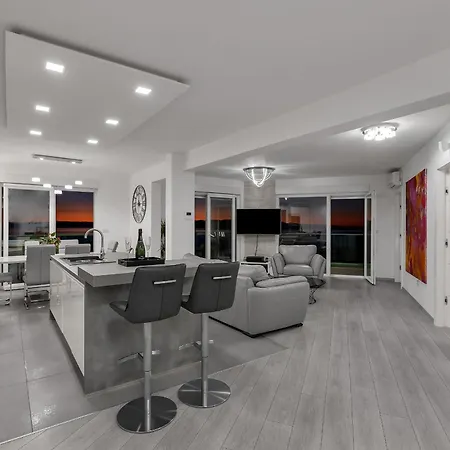 Exclusive Penthouse Big Blue With Private Jacuzzi Makarska