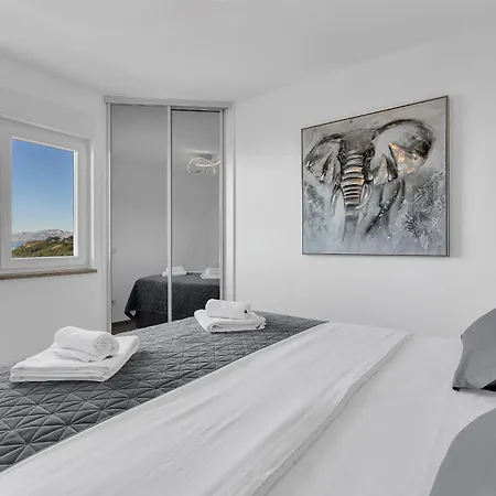 Apartment Exclusive Penthouse Big Blue With Private Jacuzzi Makarska