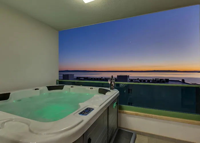 Exclusive Penthouse Big Blue With Private Jacuzzi Apartment *