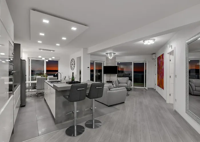 Exclusive Penthouse Big Blue With Private Jacuzzi Makarska