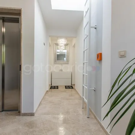 Apartment Exclusive Penthouse Big Blue With Private Jacuzzi Makarska