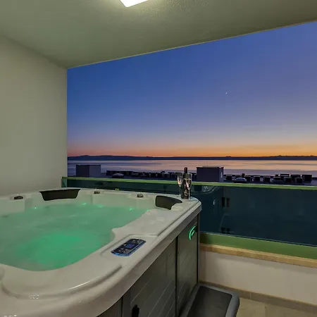 Exclusive Penthouse Big Blue With Private Jacuzzi Apartment *