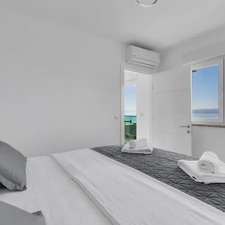 Exclusive Penthouse Big Blue With Private Jacuzzi Apartment Makarska