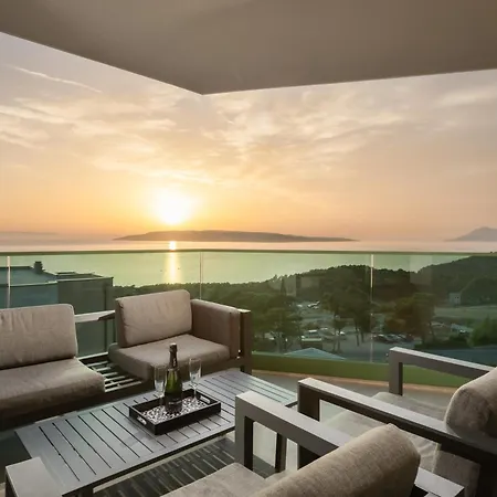 Exclusive Penthouse Big Blue With Private Jacuzzi Apartment Makarska