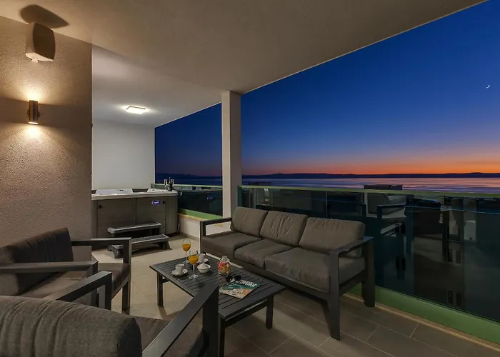 Exclusive Penthouse Big Blue With Private Jacuzzi * Макарська