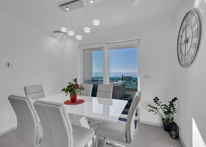 Апартаменти Exclusive Penthouse Big Blue With Private Jacuzzi *