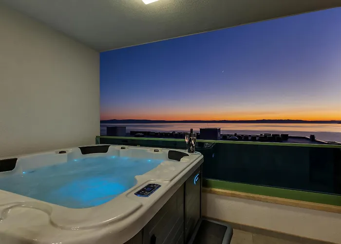Exclusive Penthouse Big Blue With Private Jacuzzi Макарська