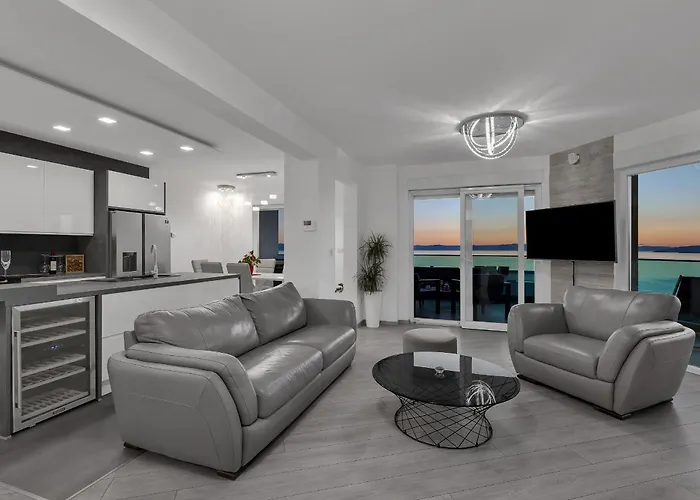 Апартаменти Exclusive Penthouse Big Blue With Private Jacuzzi *