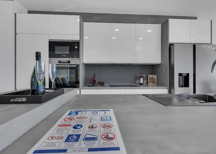 Exclusive Penthouse Big Blue With Private Jacuzzi Апартаменти Макарська