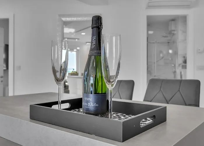 Апартаменти Exclusive Penthouse Big Blue With Private Jacuzzi *