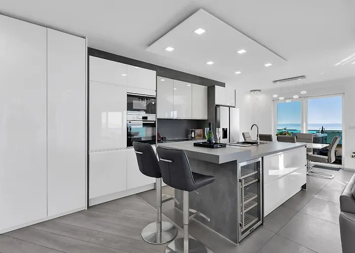 Апартаменти Exclusive Penthouse Big Blue With Private Jacuzzi *