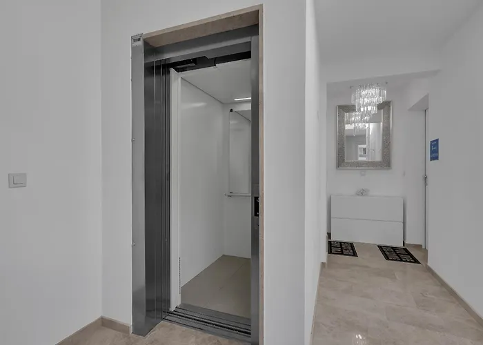 Апартаменти Exclusive Penthouse Big Blue With Private Jacuzzi *